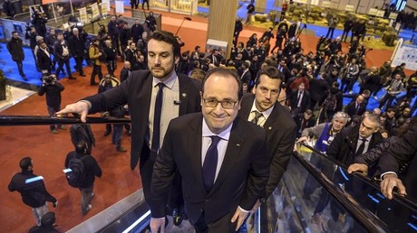François Hollande inaugure le salon de l'agriculture, sur fond de crise continue du secteur agricole