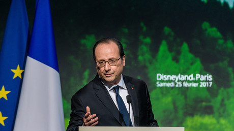 Hollande invite Trump à Eurodisney pour qu'il «comprenne ce qu'est la France» : tempête sur Twitter