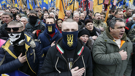 Maïdan 2.0 : «Les nationalistes ukrainiens provoquent une crise politique avec le blocus du charbon»