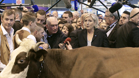 Au salon de l'agriculture, Marine Le Pen accable encore l'Union européenne