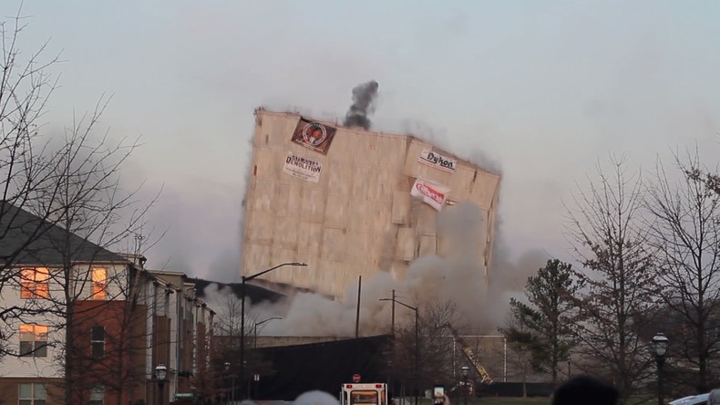 Un bâtiment emblématique de la ville d’Atlanta rasé en quelques secondes (VIDEO)