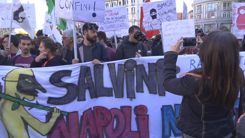 Naples : une manifestation contre un député anti-immigration vire à l'émeute (VIDEOS, PHOTOS)