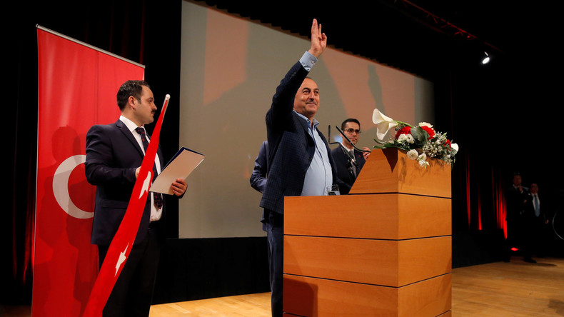 Manifestation à Metz après le meeting pro-Erdogan du ministre turc des Affaires étrangères