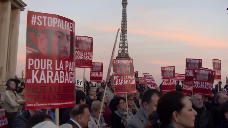 «Stop Aliev» : manifestation contre la visite du président azéri à Paris (VIDEO)