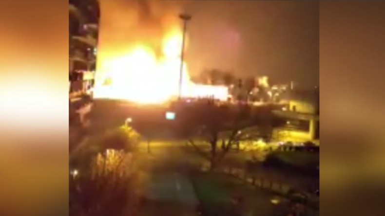 Des explosions retentissent lors d’un incendie à l’entrepôt de Conforama à Bondy (VIDEO)