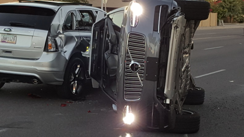 Malgré un accident spectaculaire, Uber aurait autorisé ses voitures autonomes à circuler de nouveau
