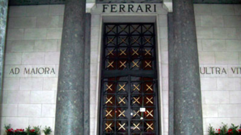 Voler la dépouille d’Enzo Ferrari et demander une rançon ? Une bande italienne était sur le coup