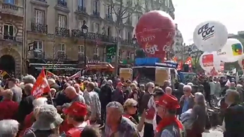 Les retraités manifestent pour la revalorisation de leur pension (VIDEO)