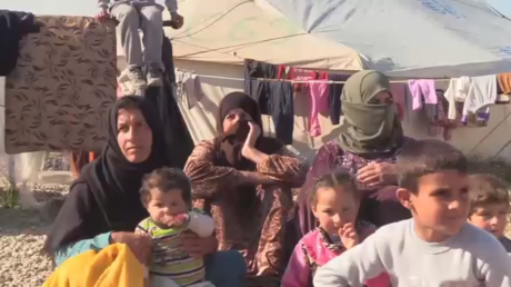 «Daesh coupe des têtes et casse des jambes» : des réfugiés racontent les atrocités de Mossoul à RT 