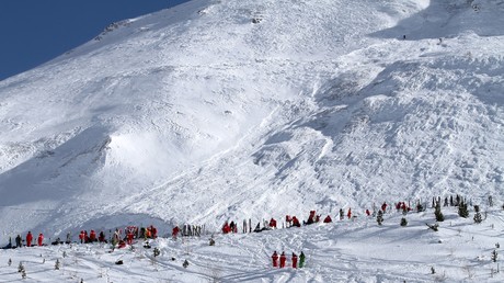 Une avalanche a emporté plusieurs skieurs près de Tignes sans faire de victime (IMAGES)