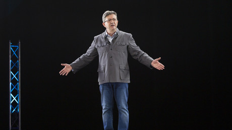 Mélenchon annonce avoir obtenu les 500 parrainages nécessaires pour se présenter à la présidentielle
