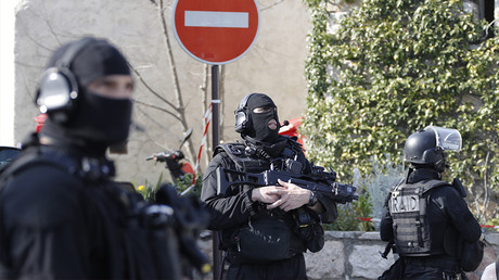 Intervention du RAID lors de la fusillade du Lycée Tocqueville à Grasse, le 16 mars 2017, photo ©Eric Gaillard/Reuters