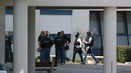 Fusillade du lycée de Grasse : le tireur s'est procuré ses armes chez ses parents et son grand-père