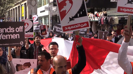 Des Londoniens battent le pavé contre l'intervention saoudienne au Yémen (IMAGES)