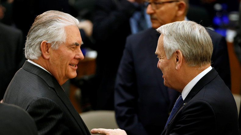 La diplomatie française «s’est totalement collée à la diplomatie américaine»