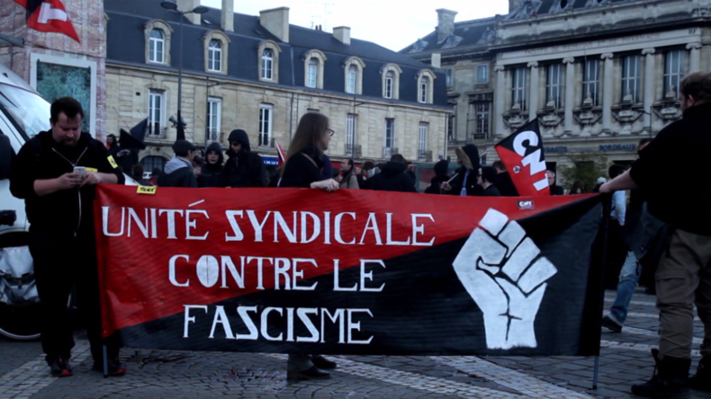 La manifestation contre Marine Le Pen à Bordeaux se termine par des heurts et des interpellations