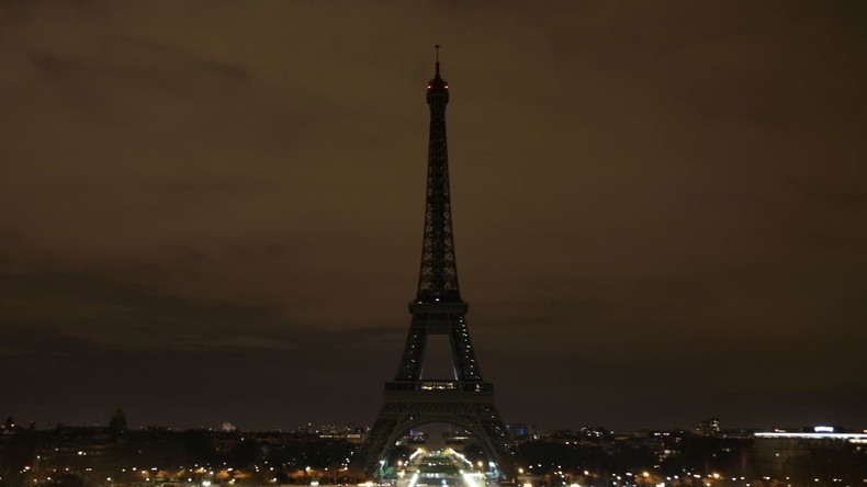 La tour Eiffel sera éteinte le 4 avril en hommage aux victimes de l'attentat de Saint-Pétersbourg