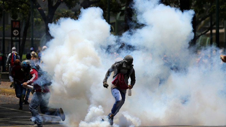Vénézuéla : une dizaine de blessés dans une manifestation à Caracas (VIDEO)