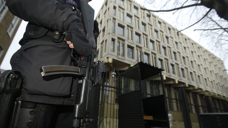 L’ambassade des Etats-Unis à Londres interroge un bébé de trois mois soupçonné de terrorisme