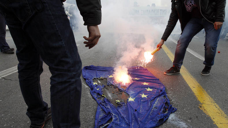 Le drapeau européen, un «torchon oligarchique» pour Florian Philippot