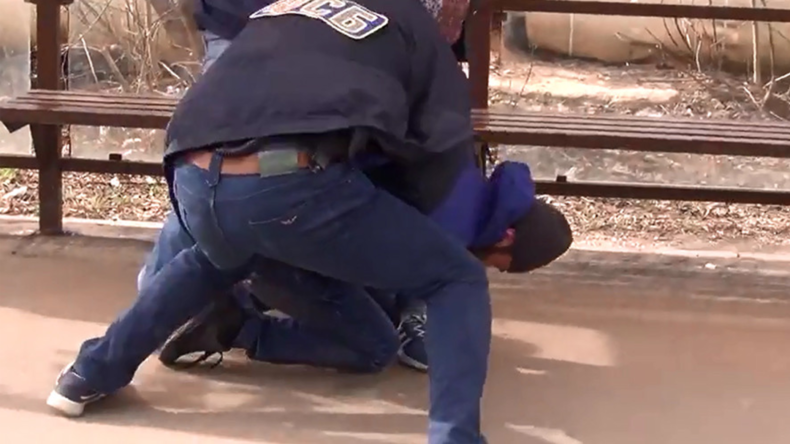 La vidéo de l’arrestation musclée d’un des organisateurs présumés de l'attaque de Saint-Pétersbourg