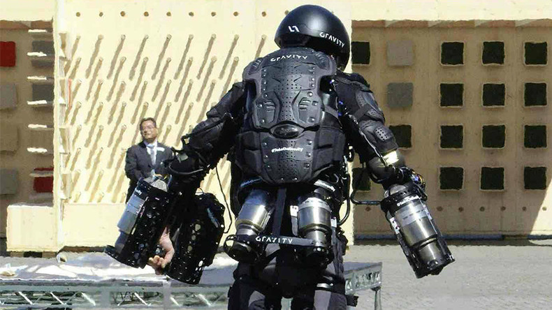Un inventeur britannique présente un costume d'Iron Man volant (VIDEO)