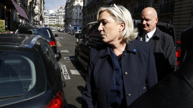 Marine Le Pen rend un hommage discret aux victimes de la déportation