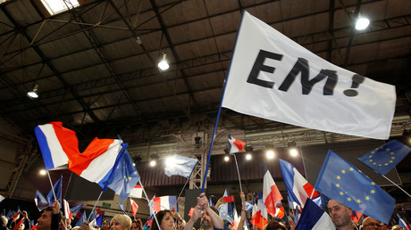 Hitler, nouvel adhérent chez Macron ? L'authenticité des chiffres d'En Marche ! en question