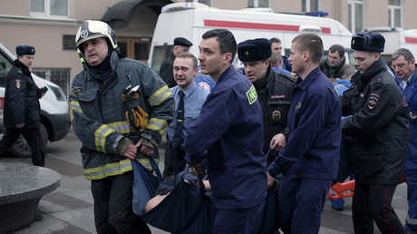 Secouristes en intervention à Saint-Pétersbourg le 3 avril 2017, photo ©Alexander BULEKOV / AFP