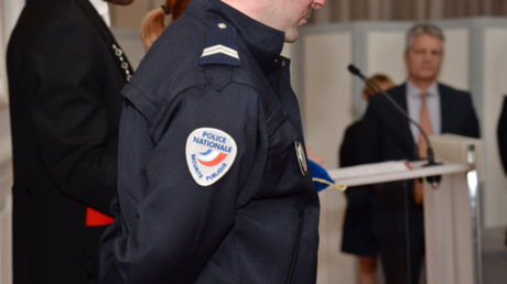 François Hollande récompense les policiers brûlés à Viry-Châtillon… trop tard ?