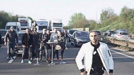  Le rappeur Fianso bloque l'autoroute pour son nouveau clip : une enquête ouverte