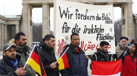 Les 100 milliards d'euros consacrés aux réfugiés en Allemagne sont ponctionnés à gauche et à droite