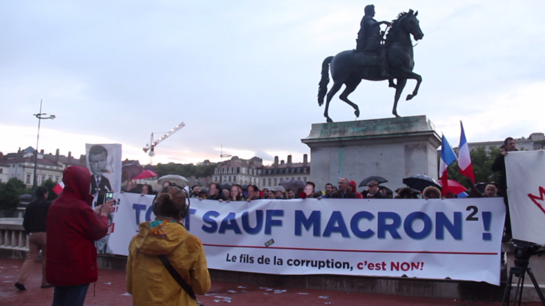 «Tout sauf Macron» : des manifestants anti-Macron réunis à Lyon (VIDEO)