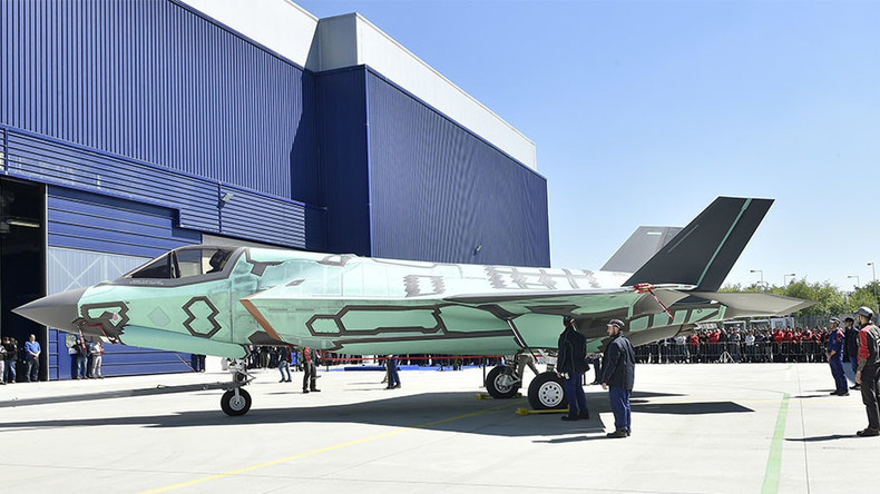 Le F-35B, premier avion de combat à atterrissage vertical fabriqué en Italie (PHOTOS)