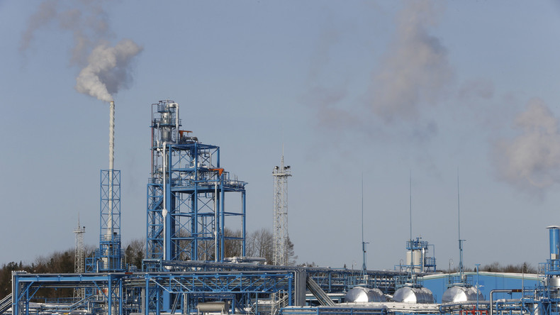Moscou et Riyad s'accordent sur une nouvelle réduction de la production de pétrole jusqu'en 2018