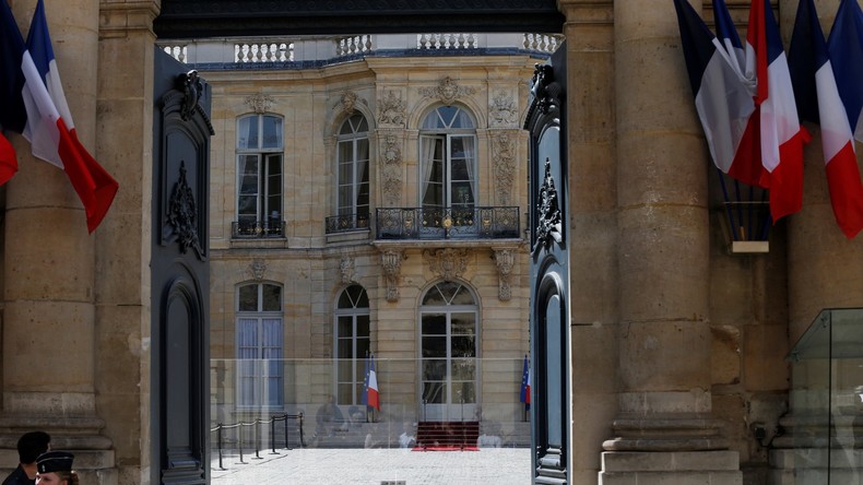L'annonce du gouvernement retardée afin de vérifier la situation fiscale des ministres