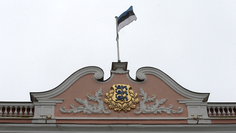 L'Estonie expulse deux diplomates russes pour une raison inconnue provoquant la colère de Moscou