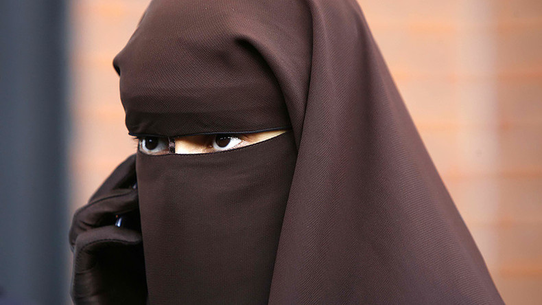 Le parti britannique UKIP estime que la burqa devrait être interdite... car mauvaise pour la santé