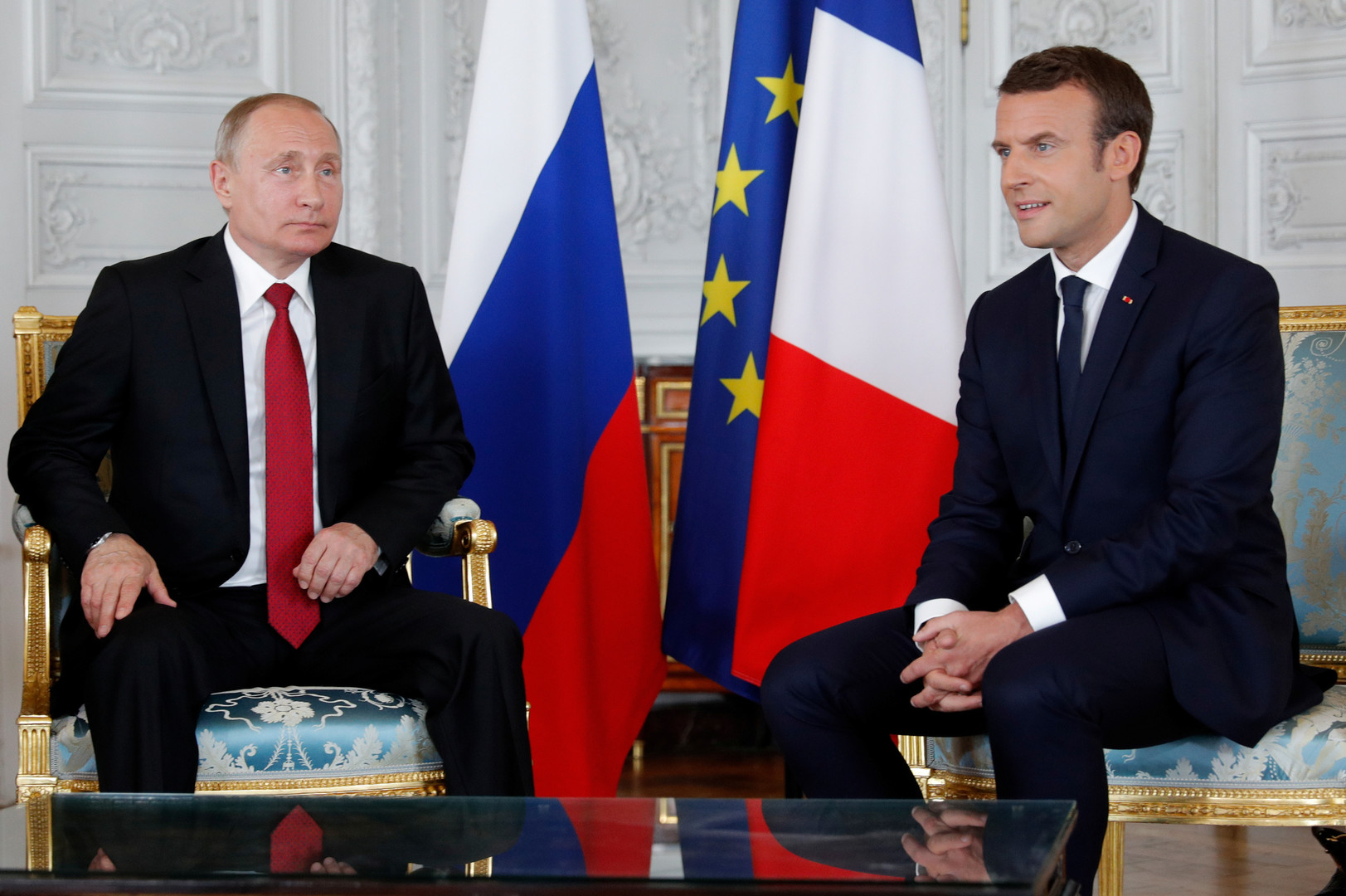 Suivez la conférence de presse d’Emmanuel Macron et de Vladimir Poutine ...