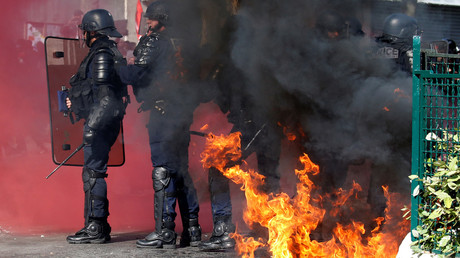 Policier brûlé le 1er mai : une section de la CGT parle de «poulet grillé» et soulève un tollé