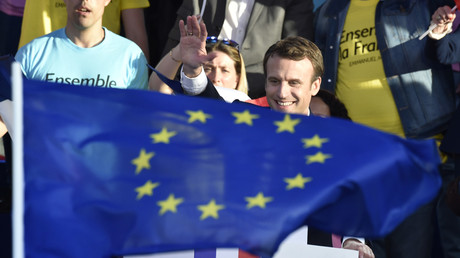 L'UE ne veut pas mettre la «pression» sur Macron mais relève sa prévision du déficit public français