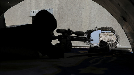 Daesh : ce moment où un cameraman dévie une balle grâce à sa GoPro (VIDEO CHOC)