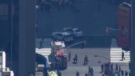 Une voiture fonce dans la foule à New York : un mort et 22 blessés