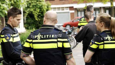 Le voile ou la kippa autorisés pour les policiers d’Amsterdam ? La proposition provoque un tollé