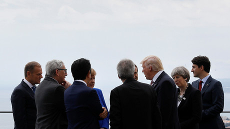 Un moment de solitude : Justin Trudeau mis à l'écart par ses homologues du G7 (VIDEO)