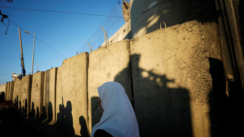 Blessée après avoir attaqué un soldat israélien au couteau, une jeune palestinienne décède