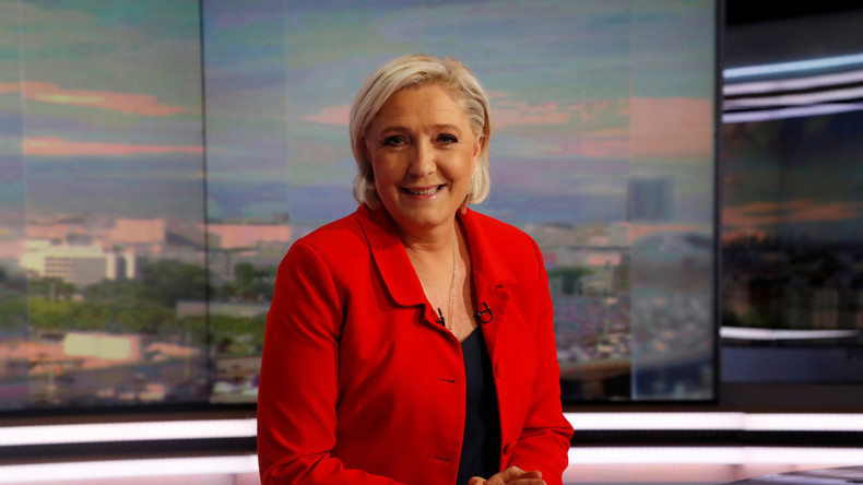 Marine Le Pen à Calais : un «problème démocratique» s'il n'y a pas de groupe FN à l'Assemblée