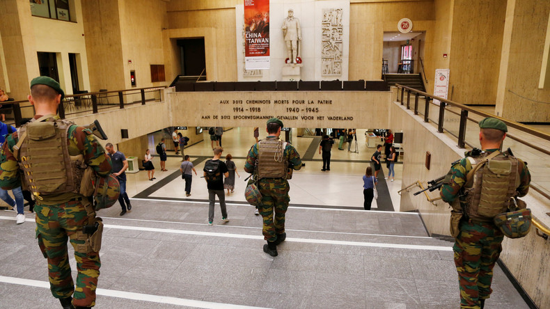 Attentats à Paris et Bruxelles : les internautes ironisent sur l'amateurisme des terroristes