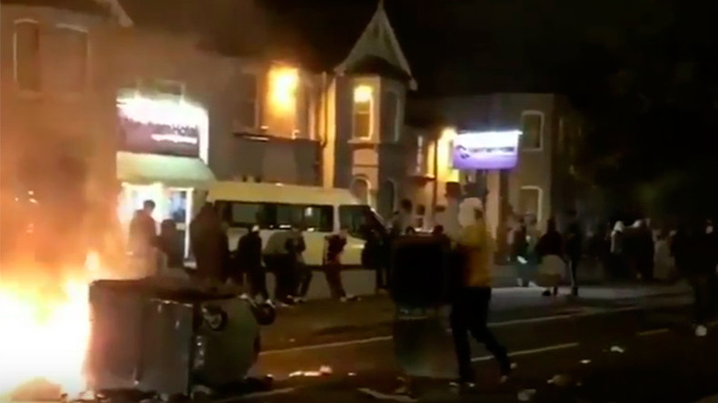 Londres : une manifestation contre les violences policières dégénère, deux policiers blessés (VIDEO)