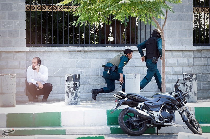 Images des attaques terroristes contre le Parlement iranien et le mausolée de l'ayatollah Khomeiny